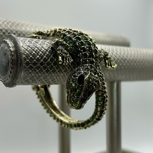 Kenneth Jay Lane Runway Austrian Crystal Green Reptile Bracelet - Picture 6 of 8